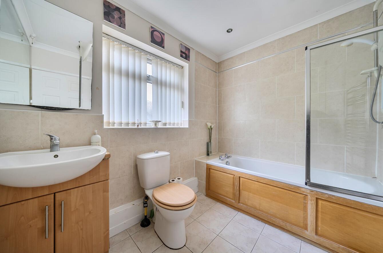 Mendip Close, Fforestfach, Swansea, SA5 5AB